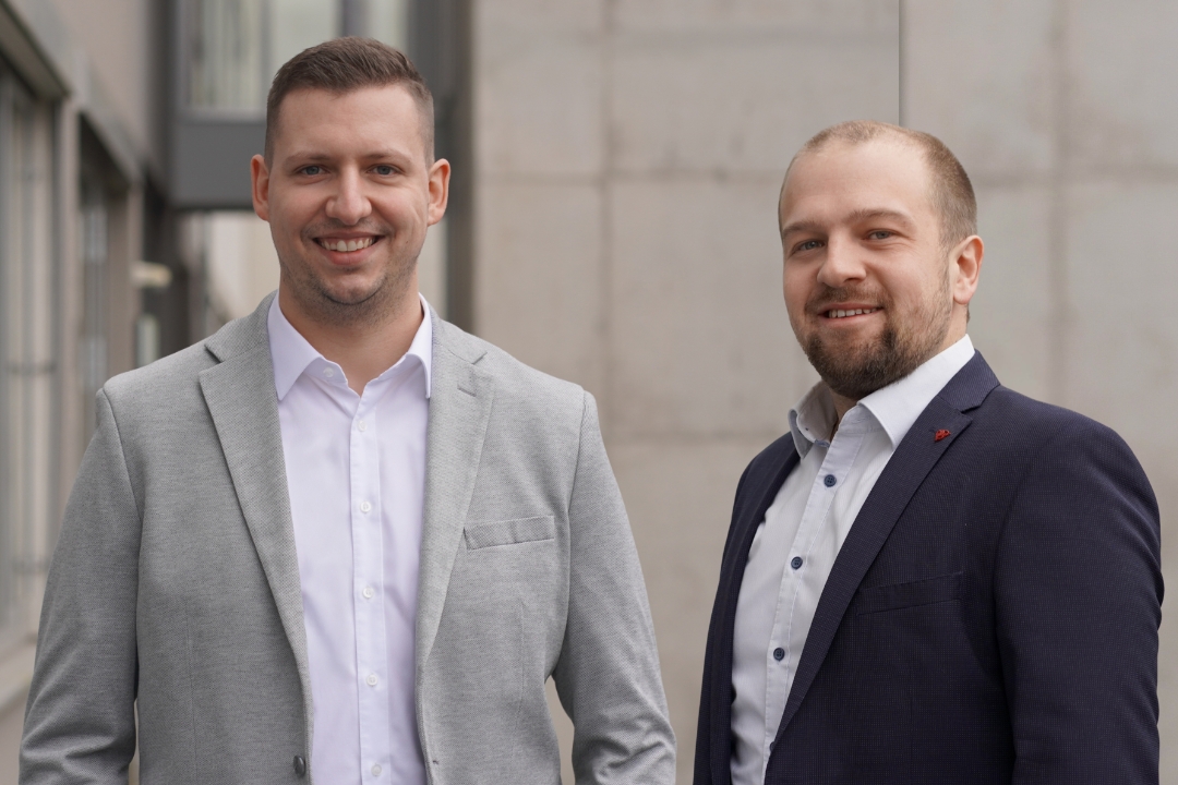 Read more about the article FLEXiCODE baut Führungs-strukturen in zentralen Geschäftsbereichen aus 