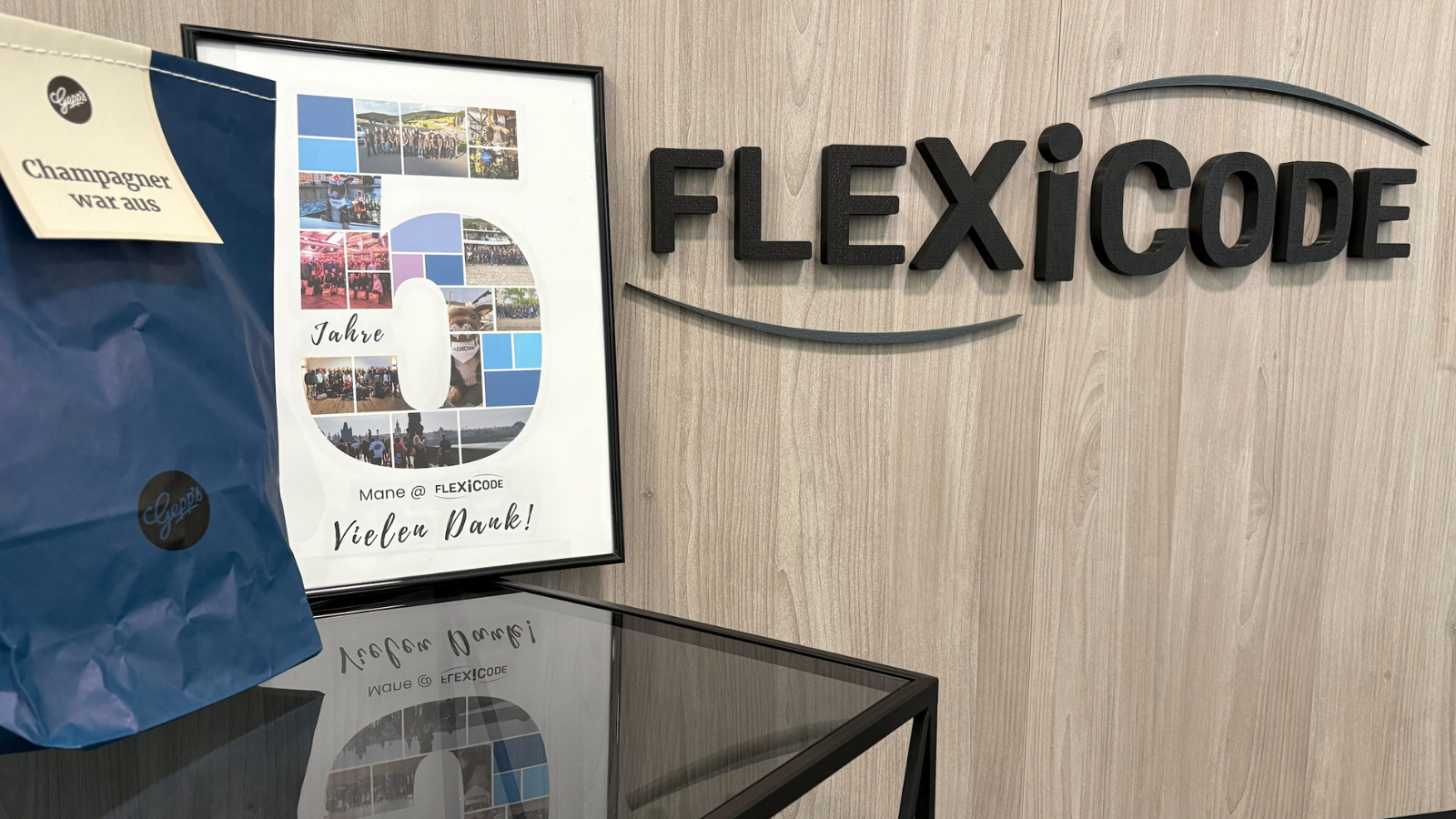 Read more about the article Sieben KollegInnen feiern fünf Jahre Firmenzugehörigkeit